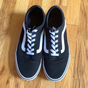 Women’s Vans Ward Low Top Sneakers size 9.5